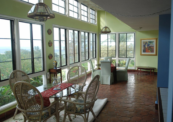 The breakfast and or dining room nook at villa rental Hermosa